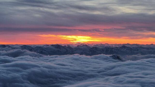 Nebelmeer S&uuml;df&ouml;hn Sonnenuntergang Hochschwab Gebiet Alpen Zeitraffer Querformat