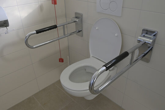 behindertentoilette