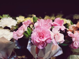 Roses bouquet valentine flowers pattern background