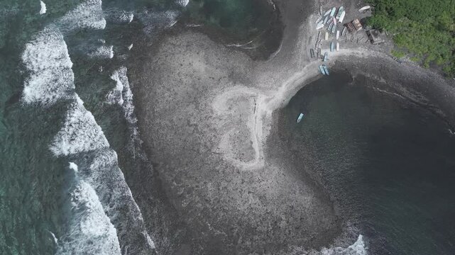Comoros, Grande Comore, Foumbouni, ilot la Tcheka, small fishing harbor fix then slow moving