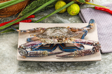 Raw blue crab for cooking
