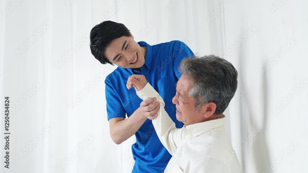 Poster シニア、患者、男性、整体師、マッサージ、リハビリ、ストレッチ、肩痛、五十肩、治療、治療院、高齢者、中高年、肩、トレーナー、関節、笑顔、日本人、四十肩、お年寄り、老人、ケアスタッフ、ヘルパー、相談、診断、診療、理学療法士、整体、診察、介護士、介護、肩関節周囲炎、ローテーターカフ損傷、肩峰下滑液包炎、肩こり、加齢、老化、リハビリテーション、インナーマッスル、トレーニング、腱板損傷、肩蜂下インピンジメン