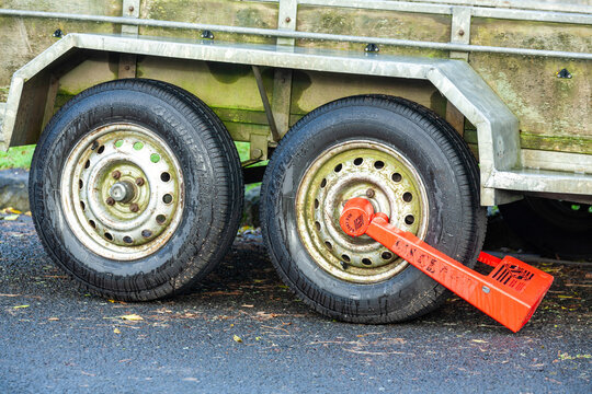 hub cover over wheel clamp prevention