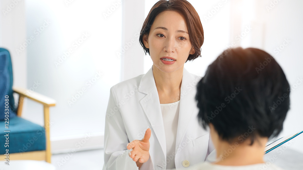 Leinwandbilder 医師、診察、女性、相談、カウンセリング、病院、問診、医療、話す、日本人、説明、カウンセラー、アドバイザー、産業医、白衣、セラピー、セラピスト、診察室、健診、検査、健康、ヘルスケア、会話、治療、診療、エステティシャン、美容、スキンケア、BA、ビューティー、コピースペース、インタビュー、面談、面接、笑顔、女医、メディカル、クリニック、仕事、職業、安心、健康診断、検診、レディースクリニック、診療所、案内
