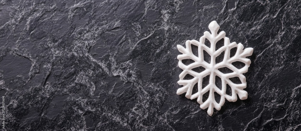 Poster detailed macro shot of a white snowflake on a dark gray textured background ideal for winter themes 