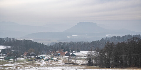 Ein nebeliger Wintertag in Waitzdorf in der Sächsischen Schweiz 2