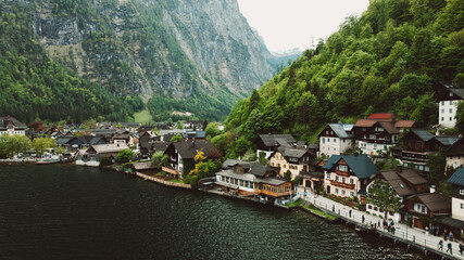 Fototapeta premium View of famous Hallstatt mountain village in the Austrian Alps at beautiful light in summer, Salzkammergut region, Hallstatt, Austria . 