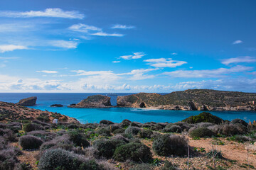 Obraz premium Isola Comino bellissima ,costa azzura mare rocce natura 