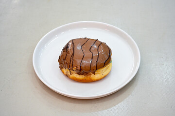 Donuts photoshoot. Food photography and editing. Cilekli, muzlu, Cikolatali donut.