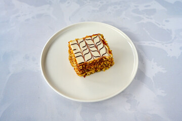 Close-up of homemade mug cakes with protein topping. Tek kisilik, adet yas pasta. Red velvet, Profiterol, meyveli, krokanli, frambuazli,  cikolatali yas pasta. Dogum gunu pastasi. Cilekli, frambuazli.