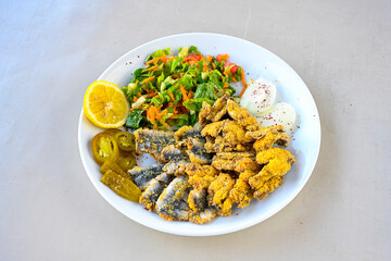 Fried Anchovies (Turkish Name: Hamsi Tava) .Hamsi, istavrit, sardalya tava. Balik kizartma. Izgara cipura, levrek, uskumru.