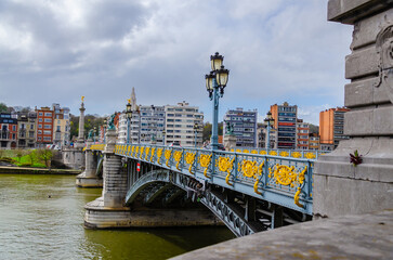 Obraz premium bridge over the river, liege, Belgium 