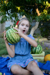 Fototapeta premium girl eating watermelon