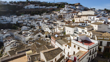 Municipio de Setenil de las Bodegas en la provincia de Cádiz, Andalucía	