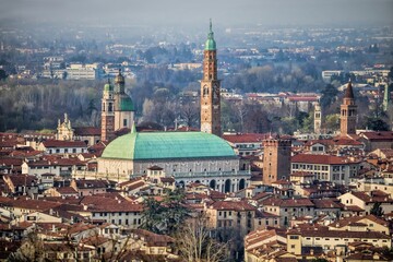 vicenza, italien - panorama mit der basilica palladiana