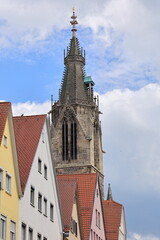Obraz premium Historische Kirche im Zentrum der Stadt Reutlingen in Baden-Württemberg
