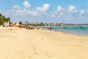 jangadas na areia e as Piscinas Naturais    Praia de Ponta Verde, Pajuçara Maceió - Alagoas  Brasil