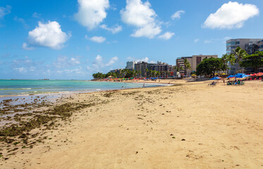 paisagem das Piscinas Naturais  e o Farol da Ponta Verde Praia de Ponta Verde, Pajuçara Maceió - Alagoas  Brasil