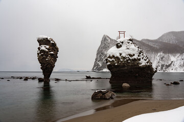 えびす岩と大黒岩