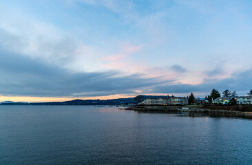 Fototapeta premium Coastal Waterfront Town at Twilight on Vancouver Island, Canada