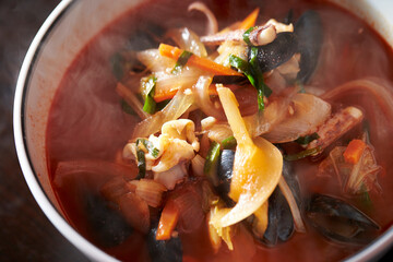 Chinese-style noodles with vegetables and seafood
