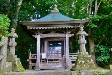 Fototapeta premium 高館義経堂・たかだち ぎけいどう（岩手県・平泉町）