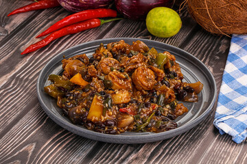 Squid with vegetables in oyser sauce