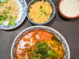 タイ料理　カオソーイ