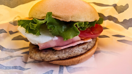 ベーコンエッグバーガー