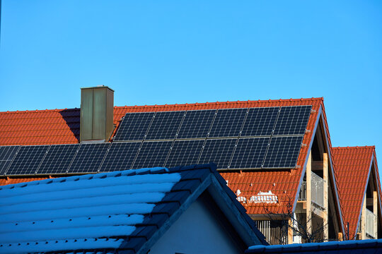 Energy Efficient Roof with Solar Modules