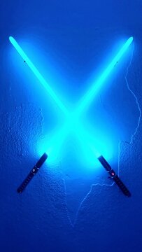 zwei Lichtschwerter