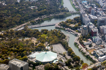 日本武道館上空から千鳥ヶ淵方向を空撮
