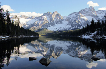 Fototapeta premium Serene and secluded mountain lake