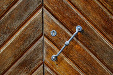 Detail einer historischen Holztür