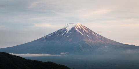 Fototapeta premium panoramic view of mount Fuji at sunset in Japan 