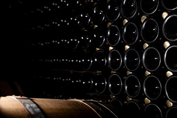 Immersion dans les caves d'une maison de Champagne. L'âme du vieillissement dans les caves...