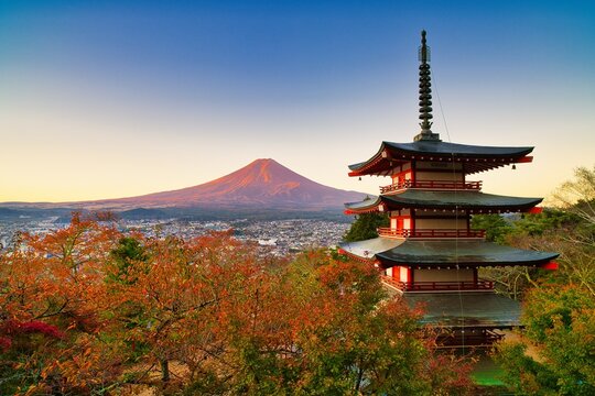 忠霊塔」の写真素材 | 1,004件の無料イラスト画像 | Adobe Stock