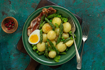 Roasted baby potatoes with asparagus