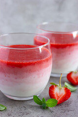  strawberry and yogurt smoothie