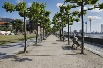 Düsseldorf, Rheinpromenade