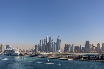 Ausblick über die Wolkenkratzer in Dubai