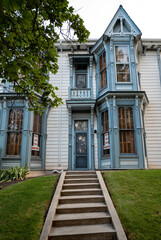 Help save windows sign on an old house