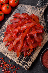 Dried chicken slices, jerky, with cherry or plum flavor, salt and spices