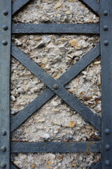 Structure porteuse pilier en métal et béton granulé
