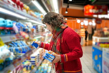 Engaging in Grocery Shopping: A Consumer's Dilemma in a Colorful Store