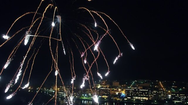 北海道 洞爺湖の花火 / Fireworks at Lake Toya in Hokkaido, Japan