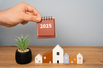 Notes 2025 and houses. Family budget planning for next year. Investments, plans, savings. Mortgage...