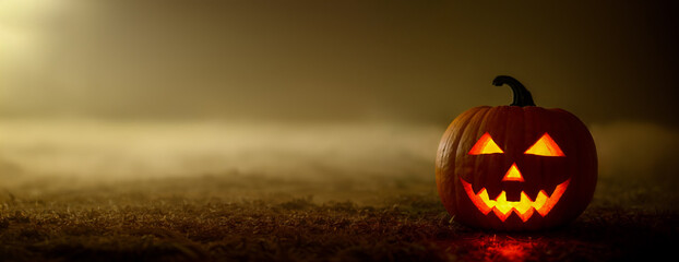 Ein gruseliger Halloween K&uuml;rbis im Nebel bei Nacht, Jack-O-Lantern, Copy Space