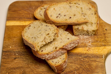 Multigrain bread sliced ​​on a chopping board