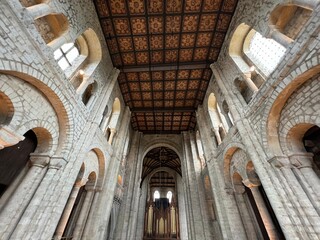 Fototapeta premium Wnętrze katedry św. Trójcy, św. Piotra, św. Pawła i św. Swituna